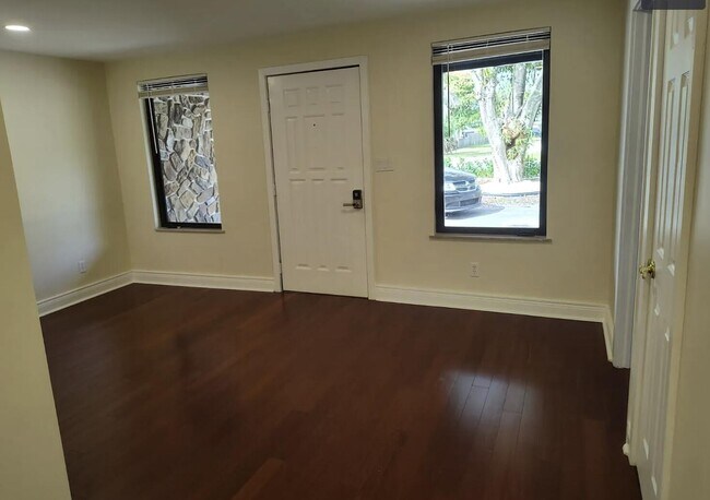 Building Photo - 3642 Gulfstream Rd