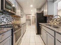Building Photo - 550 S 400 E