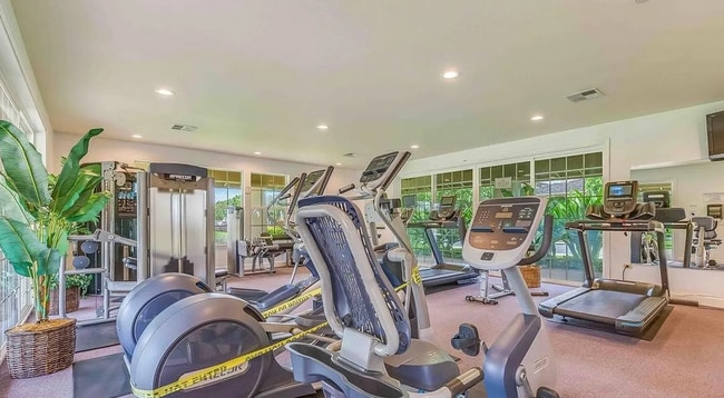 Building Photo - 520 Lunalilo Home Rd