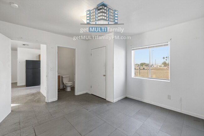 Building Photo - 1224 E Apache St