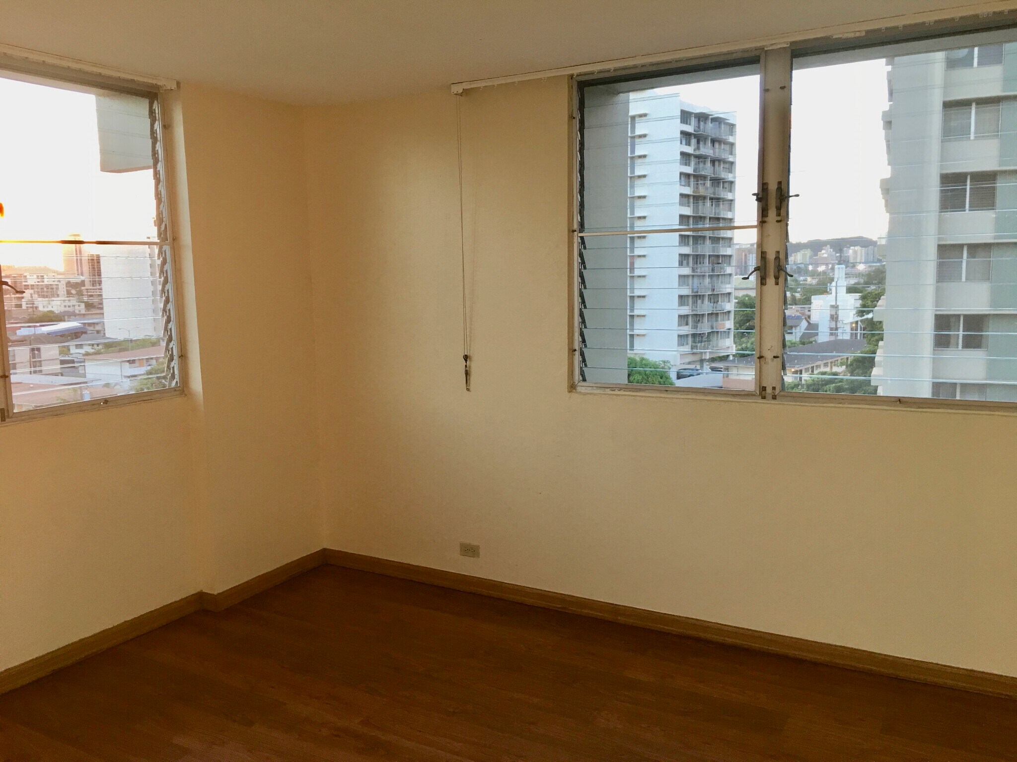 Building Photo - 2651 Kuilei St
