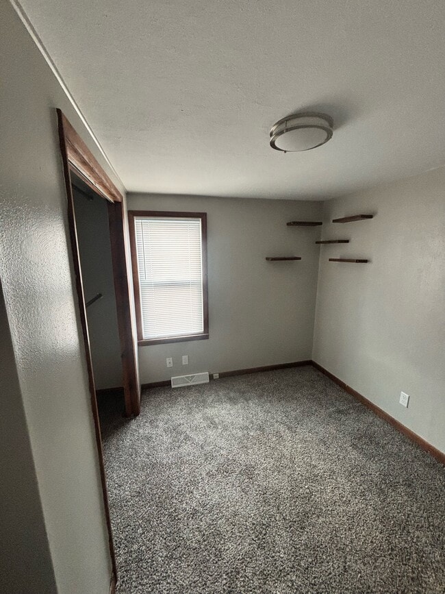 Building Photo - 620 Hemenway Pl