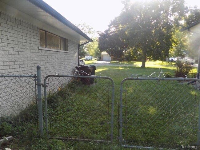 Building Photo - 53400 Tundra Dr