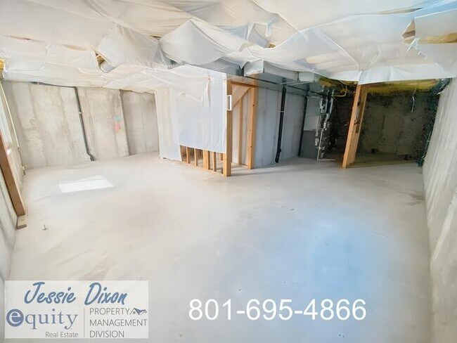 Building Photo - 910 James Cir