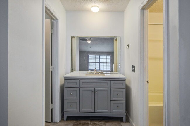 Building Photo - 2494 Etiwan Ave