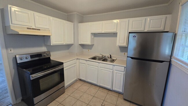Building Photo - 3232 Brookwood Ct