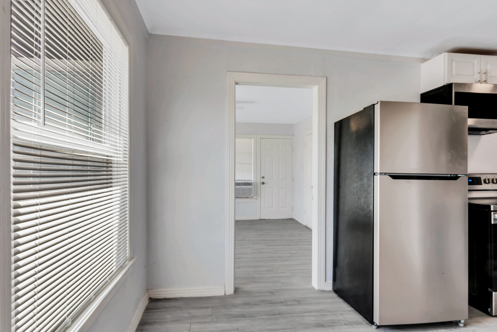 Building Photo - 305 N Robinson St