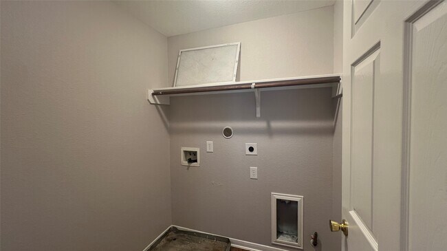 Building Photo - 2110 Juniper Dale Dr