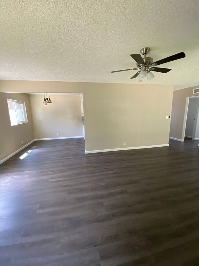 Building Photo - Updated Single Story Home Located in Orcut...