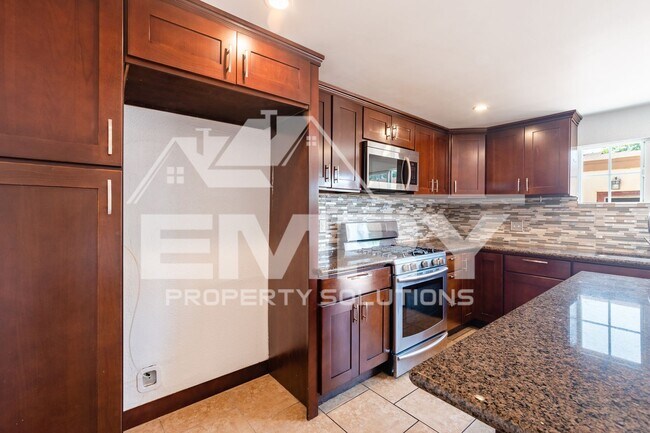 Building Photo - 9781 Karmont Ave