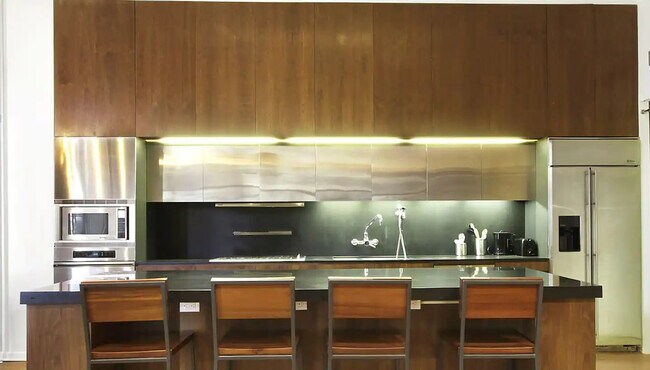 Building Photo - 1 Bond St