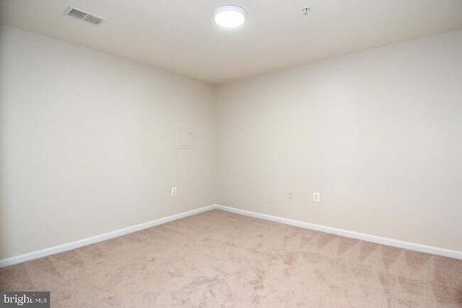 Building Photo - 15511 Kennett Square Way