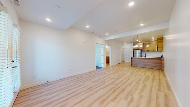 Building Photo - 1126 W State St