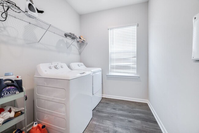 Building Photo - Luxury Meets Simplicity in This One-Story Ranch 3 Bed / 2.5 Bath