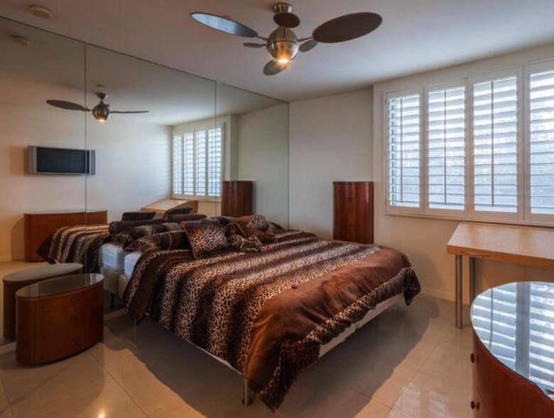 Bedroom - 171 N Church Ln