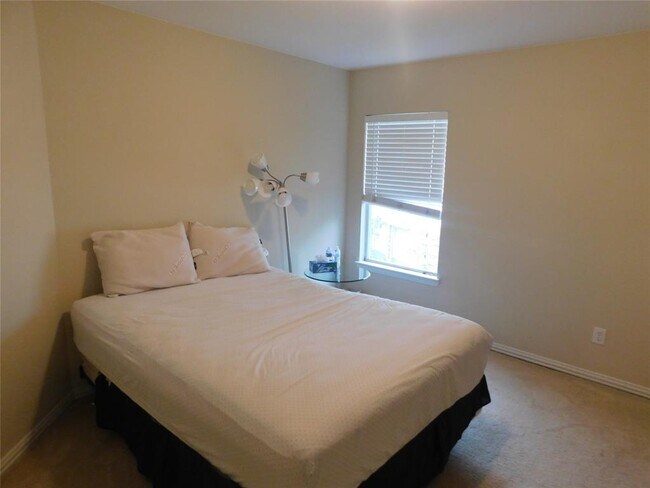 Building Photo - 5527 Baron Ridge Ln