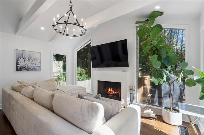 Building Photo - 2373 Virginia Pl NE