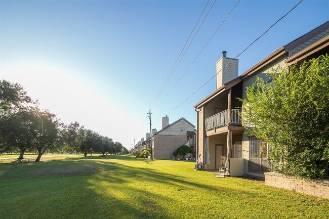 Building Photo - 8257 Sands Point Dr