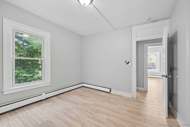 Building Photo - 61 Holabird Ave