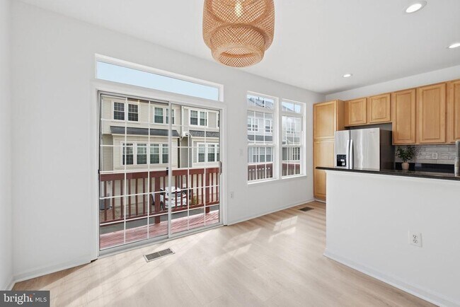 Building Photo - 4067 Fountainside Ln