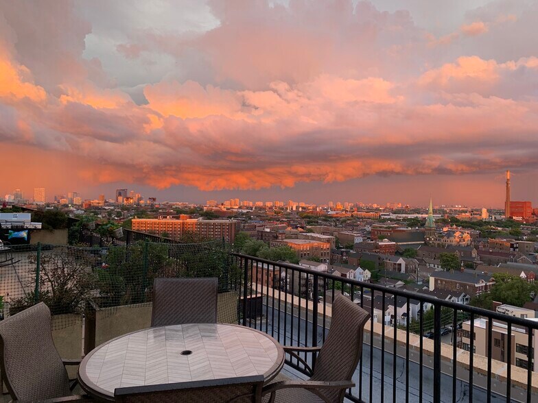 Building Photo - 1550 S Blue Island Ave