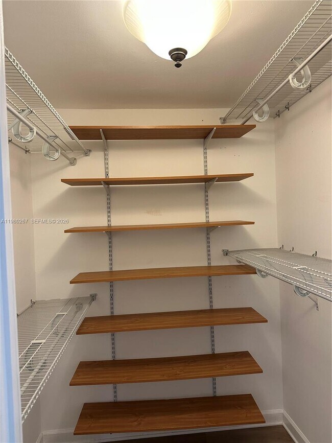 Building Photo - 6039 Collins Ave