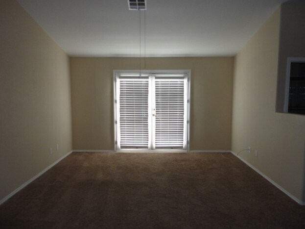 Building Photo - 222 Mariposa Way