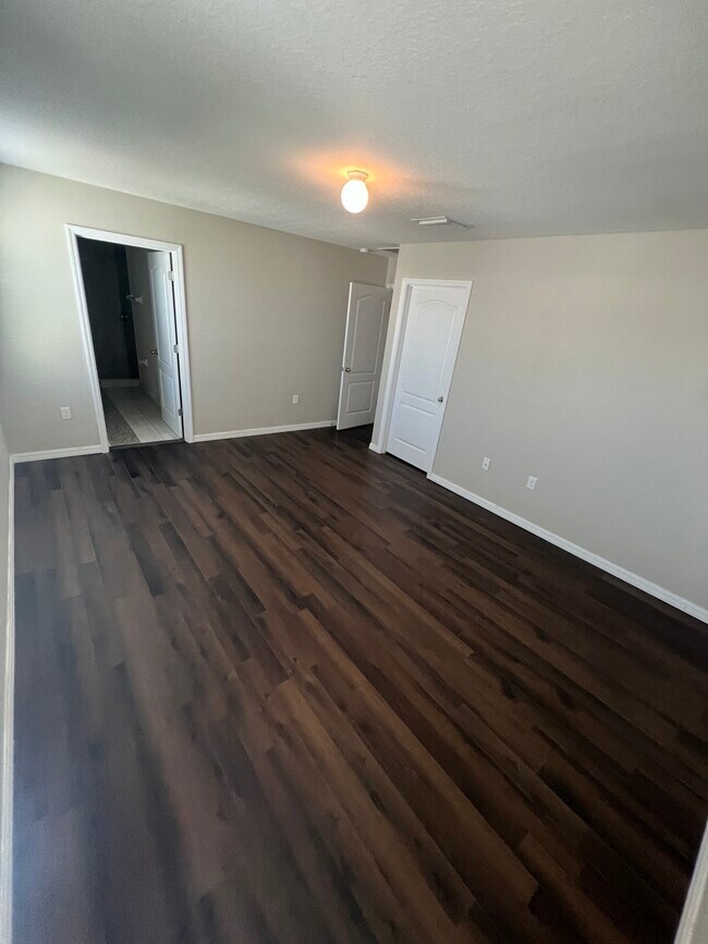 Building Photo - 10536 Rhodine Rd