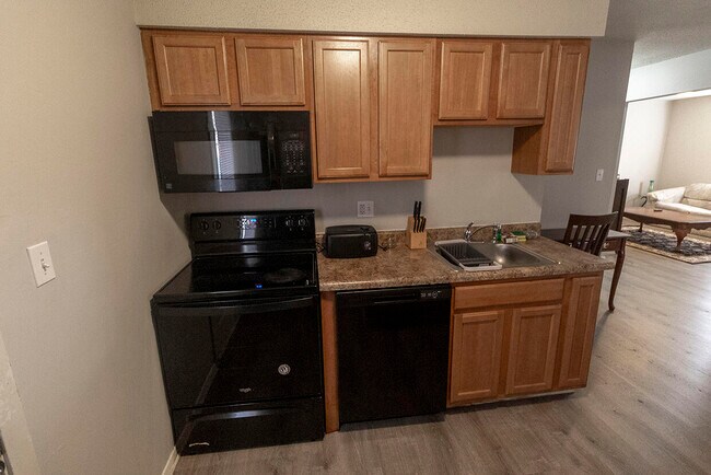 Building Photo - 204 Wheaton Ct