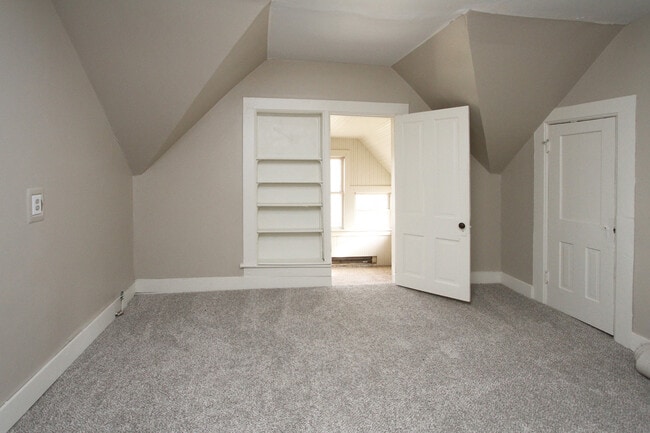 Building Photo - 1232 S 16th St