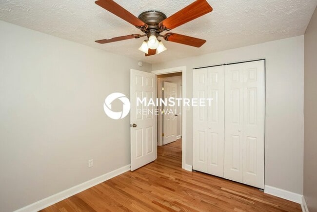 Building Photo - 5 Bedroom Pet-Friendly Home in INDIANAPOLIS, IN with Main Street Renewal