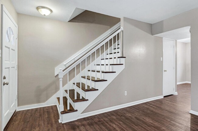 Building Photo - 228 Waldo St