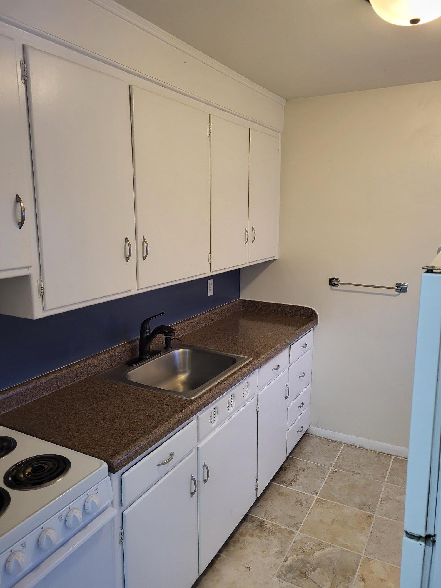Building Photo - 1301 Jewel Ct