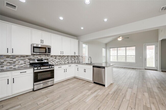 Building Photo - 11217 Charger Wy