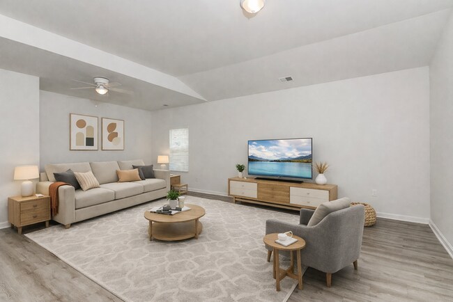 Building Photo - Beautiful Three Bedroom in Regal Farms