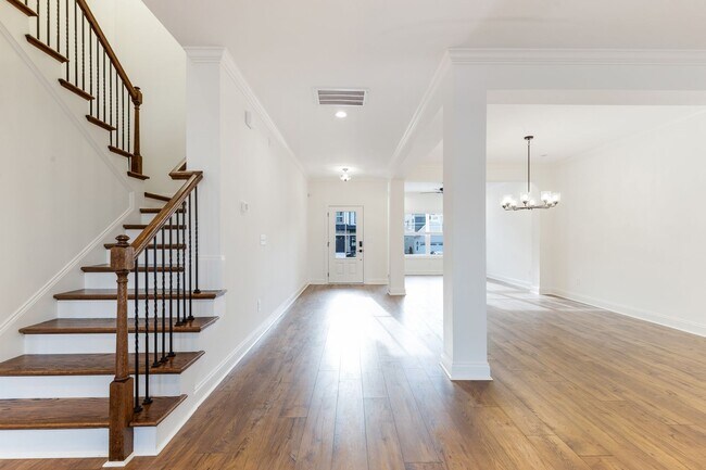 Building Photo - Maryville 37803 - 4 bedroom 3.5 bath - cal...