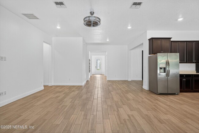 Building Photo - 215RENT Carina Trl