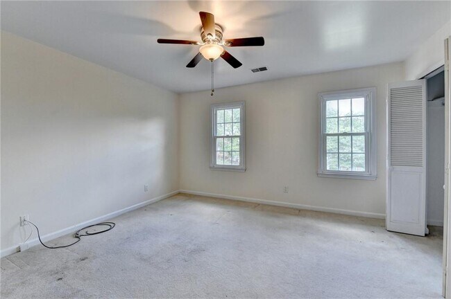 Building Photo - 478 Guilford Cir