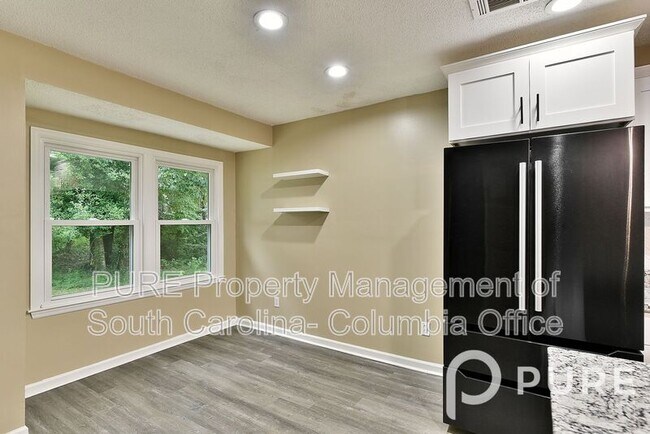 Building Photo - 308 Southampton Dr