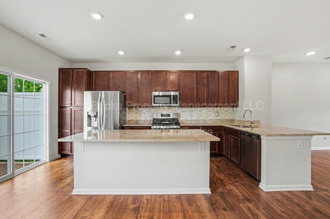 Building Photo - 6431 Revolutionary Trail