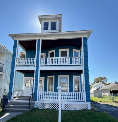 Building Photo - 612 7th St