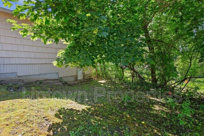 Building Photo - 11551 SW 64th Ave