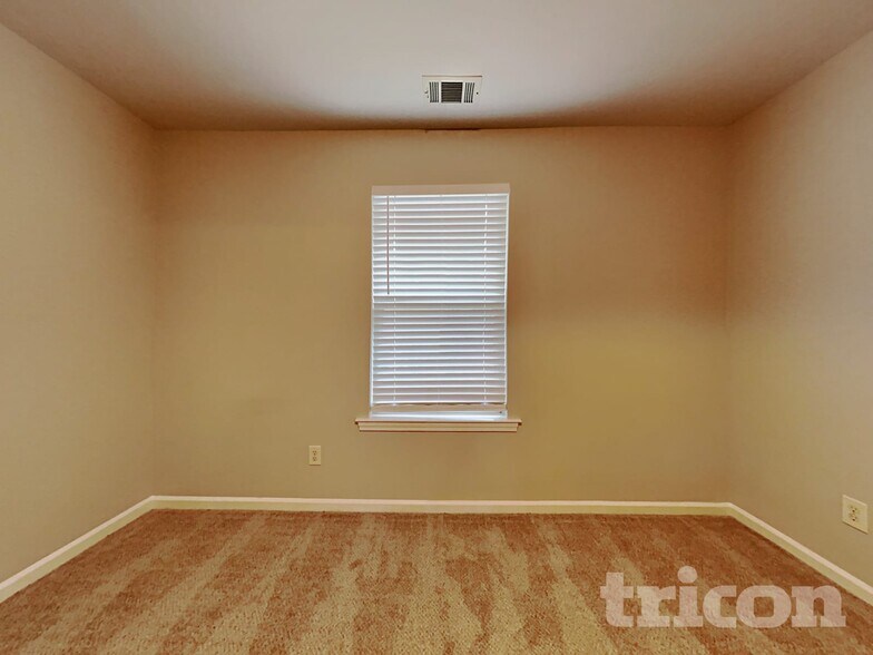 Building Photo - 133 Sunset Ln
