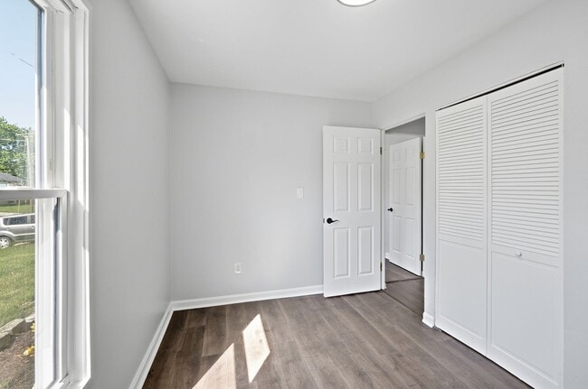 Building Photo - Newly Renovated Three Bed available to rent with move-in special!