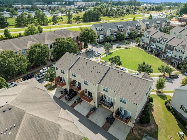Building Photo - 6052 Kentworth Dr