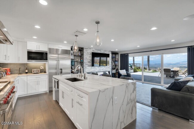 Building Photo - 4066 Calle Del Sol