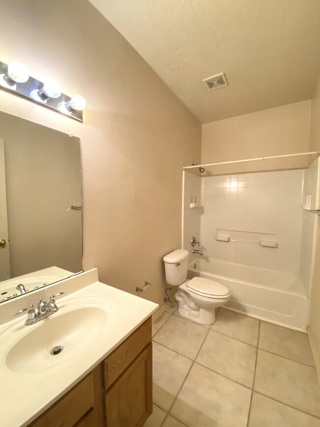 Building Photo - Spacious 3BR w/Office in the Cabezon Subdivion