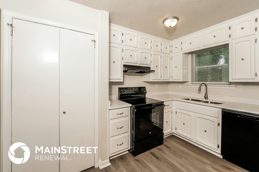 Building Photo - 4204 Denniston Cir