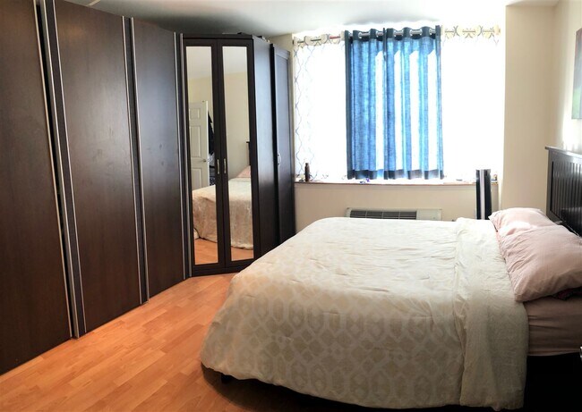 Building Photo - 1 2nd St