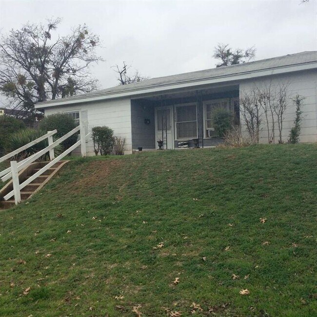 2244 W Rosedale St S 2244 W Rosedale St S Fort Worth TX 76110